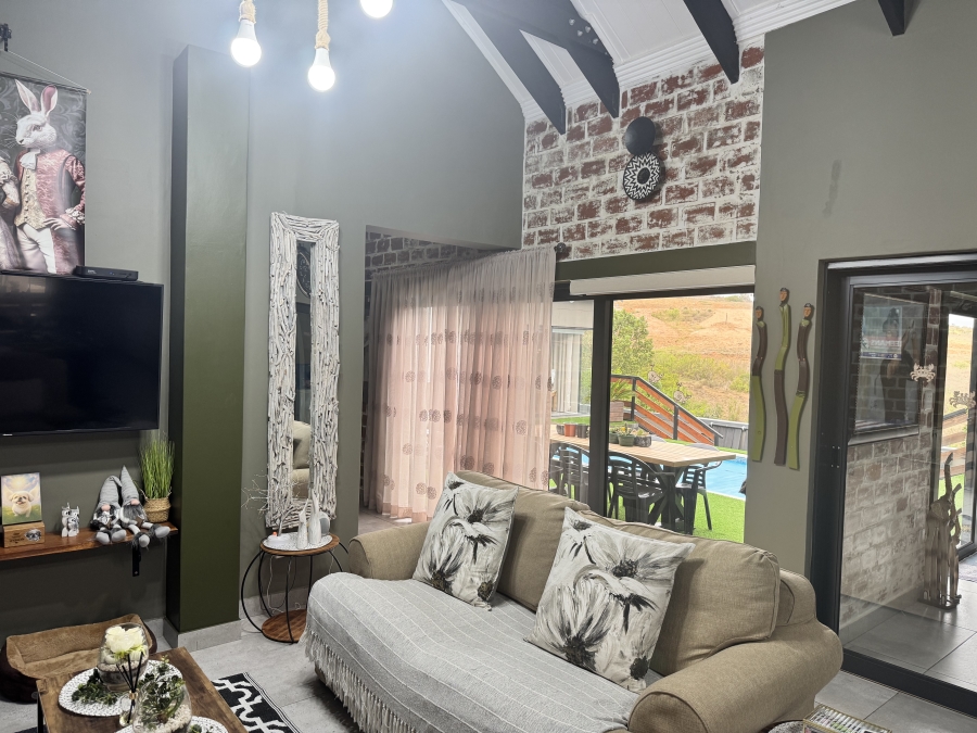 4 Bedroom Property for Sale in Outeniquasbosch Western Cape